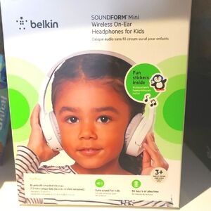 NIB BELKIN SOUNDFORM MINI WIRELESS HEADPHONES FOR KIDS